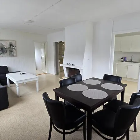 5-bedroom Sea View