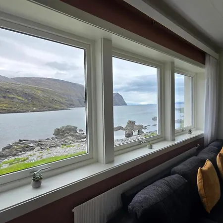 5-bedroom Sea View