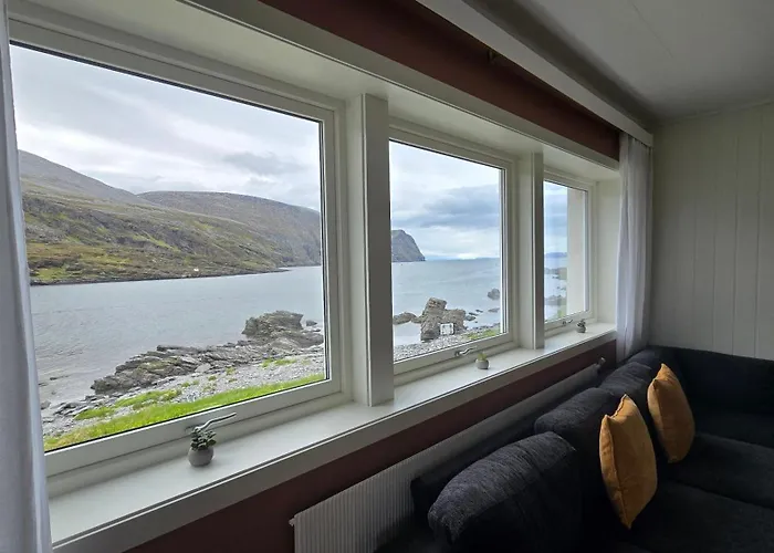 5-bedroom Sea View